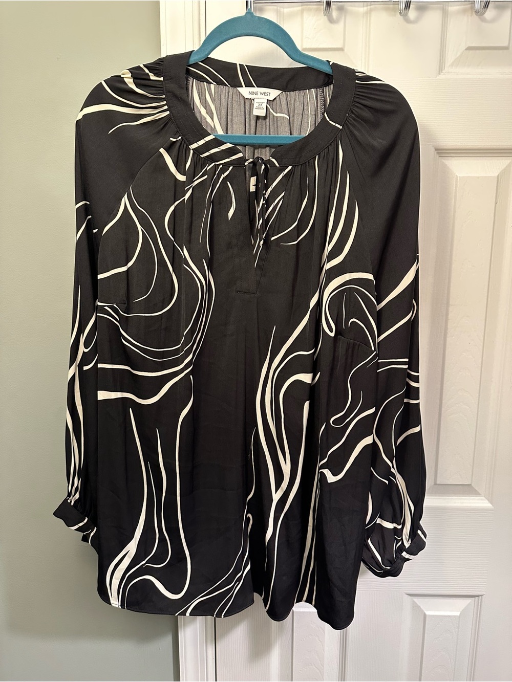 🖤🤍🖤 NWOT Nine West Black & White Long-Sleeve Blouse, Sz. 2X